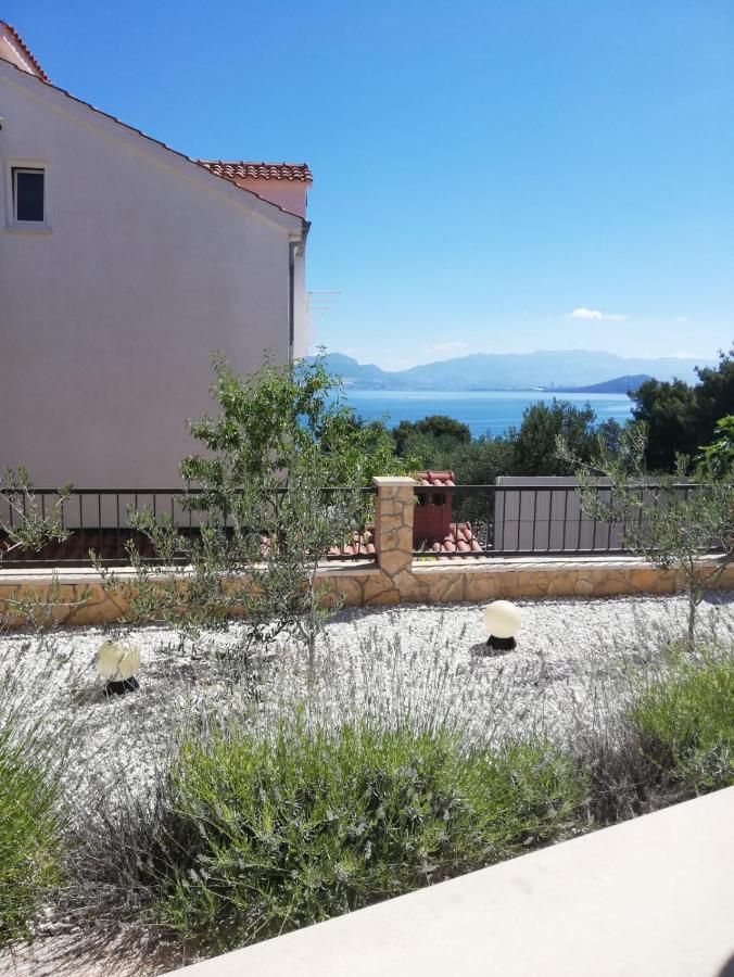 Panorama With Seasonal Pool Lägenhet